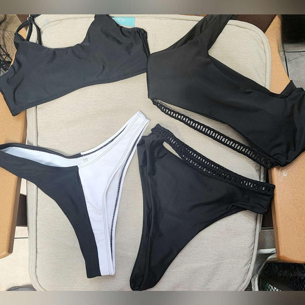 2 BIKINIS SIZE MEDIUM